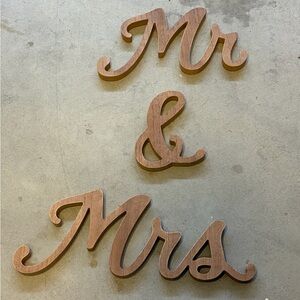 Wooden 'Mr & Mrs' Sign
